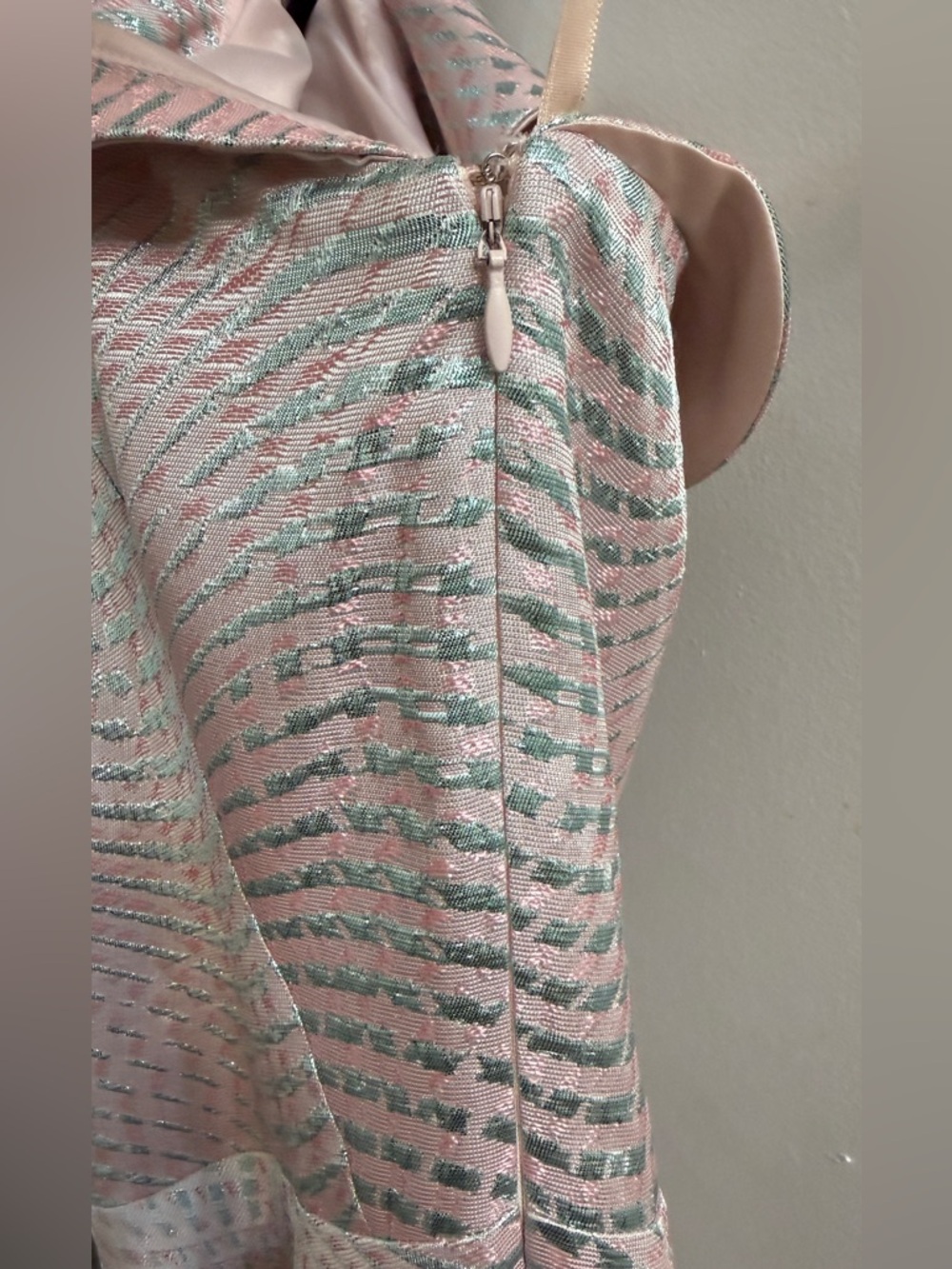 Theia Kay Unger Metallic Jacquard One Shoulder Ruffle Dress Pink Silver 8 - Picture 6 of 11